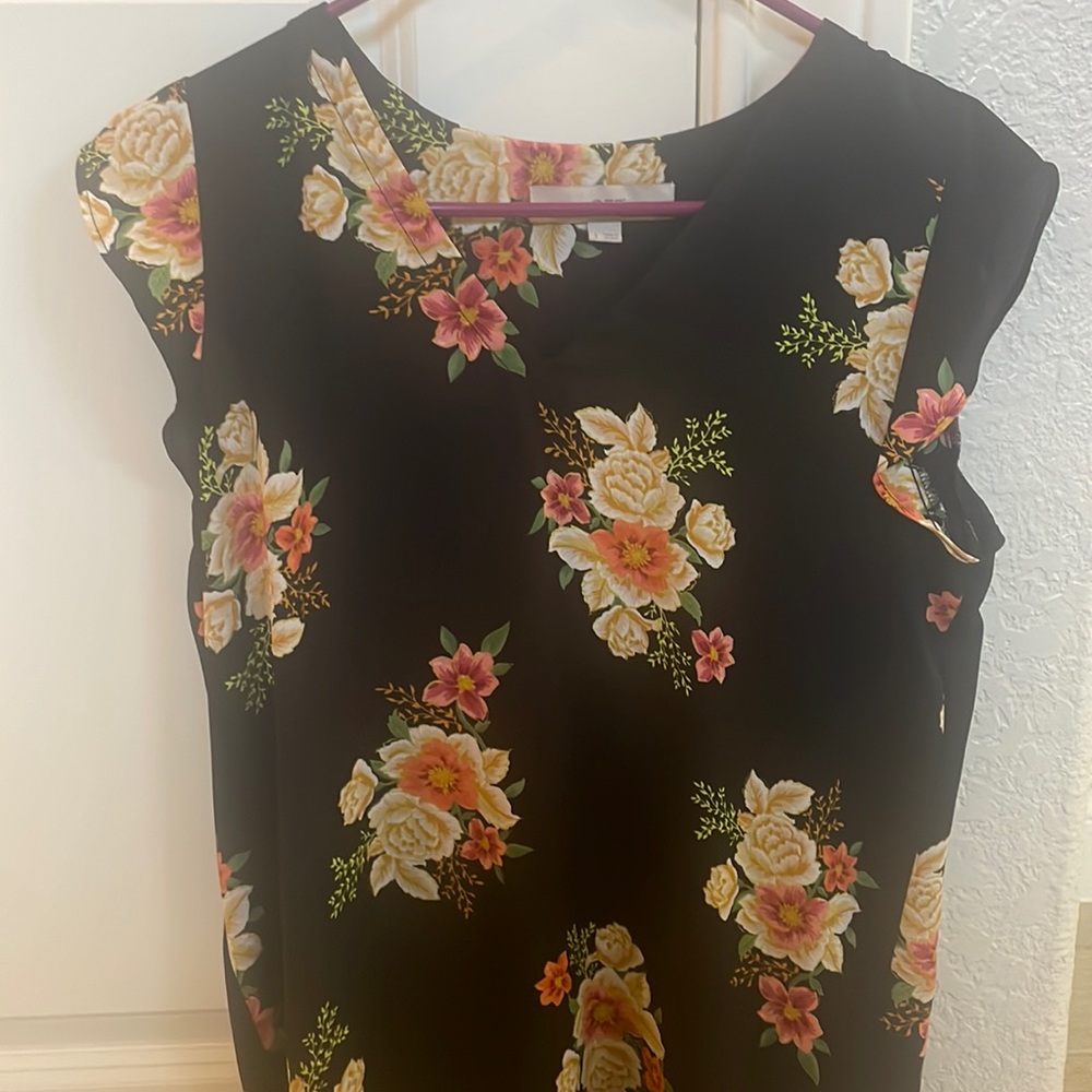 Gorgeous Loft black and floral blouse worn 1x